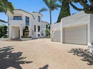 Villa for sale in Estepona East, Estepona