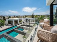 Villa for sale in Estepona East, Estepona