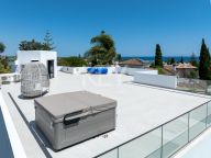 Villa for sale in Estepona East, Estepona