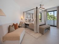 Villa for sale in Estepona East, Estepona