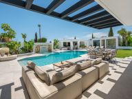 Villa for sale in Estepona East, Estepona