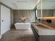 Villa for sale in Estepona East, Estepona