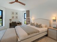 Villa for sale in Estepona East, Estepona