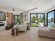 Villa for sale in Estepona East, Estepona