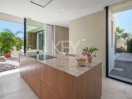 Villa for sale in El Campanario, Estepona