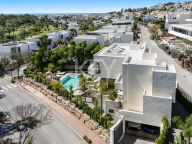 Villa for sale in El Campanario, Estepona