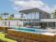 Villa for sale in Los Arqueros, Benahavis