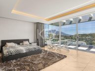 Villa for sale in Los Arqueros, Benahavis