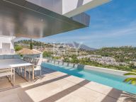 Villa for sale in Los Arqueros, Benahavis