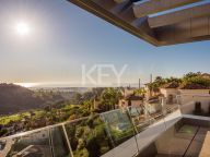 Villa for sale in Los Arqueros, Benahavis