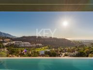 Villa for sale in Los Arqueros, Benahavis