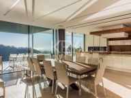 Villa for sale in Los Arqueros, Benahavis