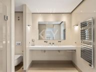 Villa for sale in Los Arqueros, Benahavis