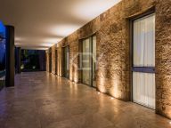 Villa for sale in Los Arqueros, Benahavis