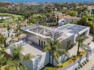 Villa for sale in Los Arqueros, Benahavis