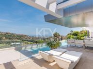 Villa for sale in Los Arqueros, Benahavis