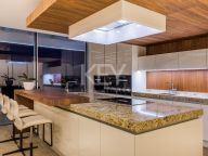 Villa for sale in Los Arqueros, Benahavis