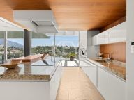 Villa for sale in Los Arqueros, Benahavis