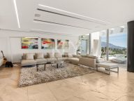 Villa for sale in Los Arqueros, Benahavis