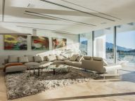 Villa for sale in Los Arqueros, Benahavis