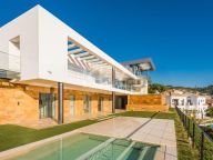 Villa for sale in Los Arqueros, Benahavis