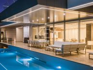 Villa for sale in Los Arqueros, Benahavis