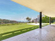 Villa for sale in Los Arqueros, Benahavis