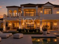 Villa for sale in Los Flamingos, Benahavis