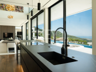 Villa for sale in Monte Mayor, Benahavis