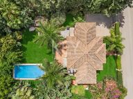 Villa for sale in Nueva Andalucia