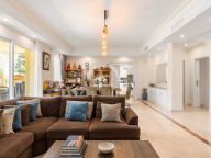 Villa for sale in Nueva Andalucia