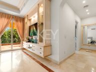 Villa for sale in Nueva Andalucia