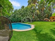 Villa for sale in Nueva Andalucia