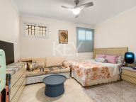 Villa for sale in Nueva Andalucia