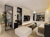 Villa for sale in Nueva Andalucia