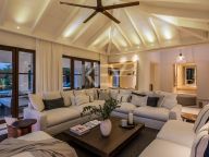 Villa for sale in Nueva Andalucia