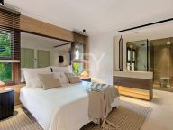 Villa for sale in Nueva Andalucia