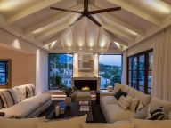 Villa for sale in Nueva Andalucia