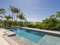 Villa for sale in Nueva Andalucia