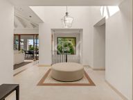 Villa for sale in Nueva Andalucia