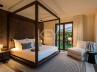 Villa for sale in Nueva Andalucia