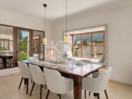 Villa for sale in Nueva Andalucia