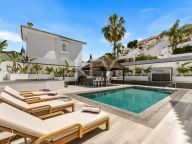 Villa for sale in Nueva Andalucia