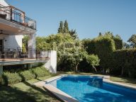 Villa for sale in El Rosario, Marbella East