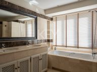 Villa for sale in El Rosario, Marbella East