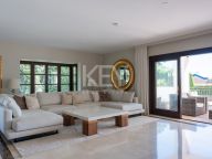 Villa for sale in El Rosario, Marbella East