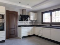 Villa for sale in El Rosario, Marbella East