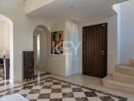 Villa for sale in El Rosario, Marbella East