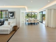 Villa for sale in Nueva Andalucia