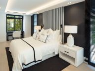 Villa for sale in Nueva Andalucia